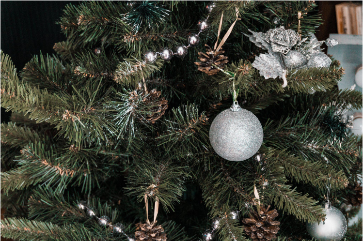 How to Choose the Perfect Christmas Tree for Your Home